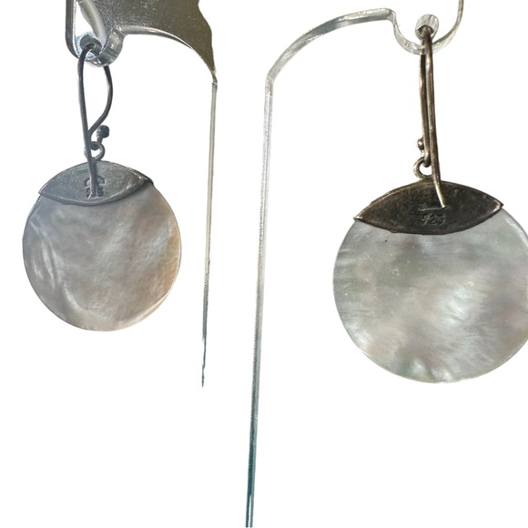 Signed ATI Indonesia 925 Sterling Silver Earrings Fine Mother of Pearl EUC - Picture 2 of 6